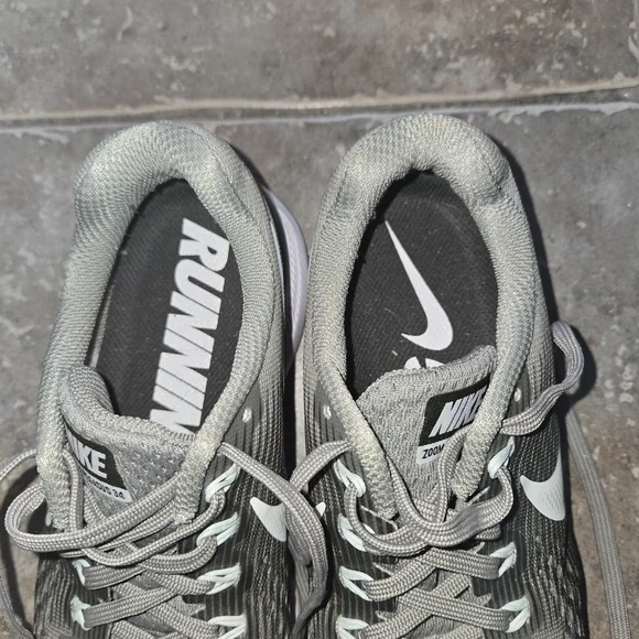 Nike Gray Running Shoes - Picture 3 of 5
